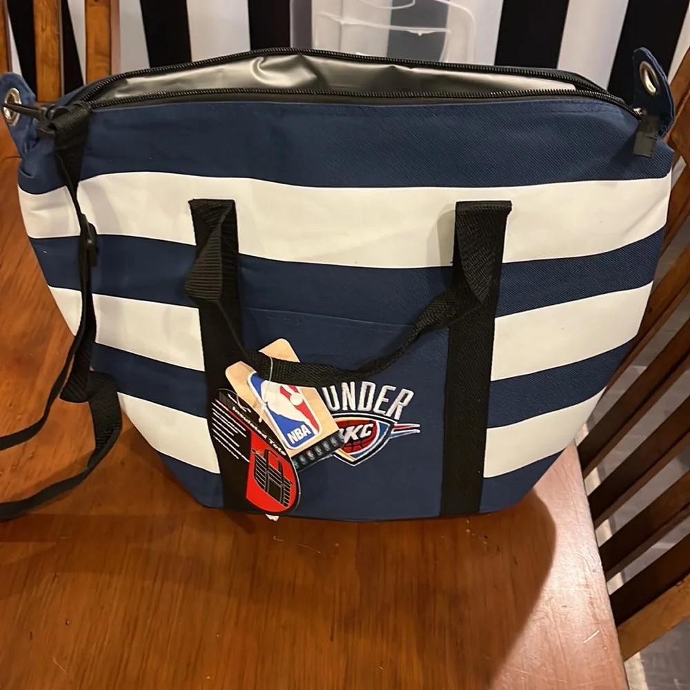 Oklahoma Thunder NBA Basketball Insulated Team Tote Bag 20 can capacity strap